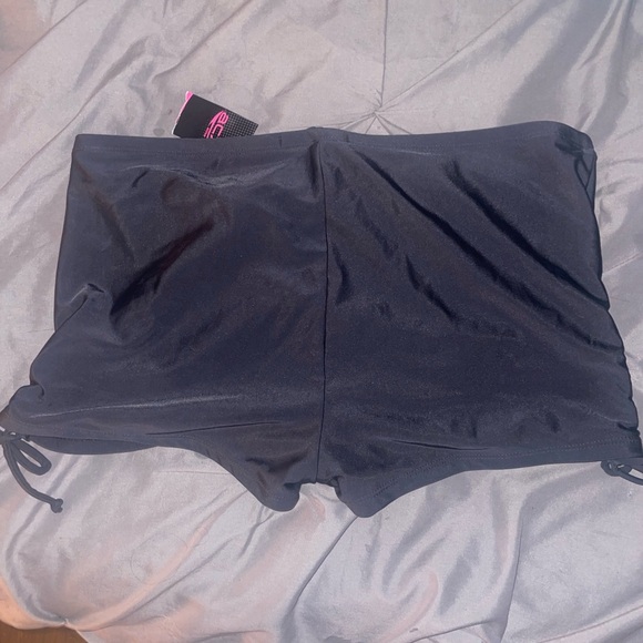 Black bathing suit bottoms - size large never worn - Picture 2 of 4